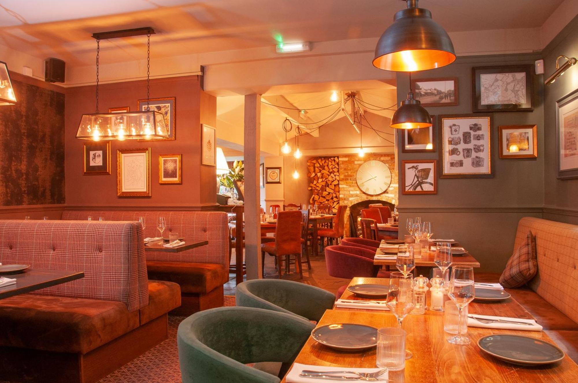 Bed and Breakfast The Cowdray Arms Worth  Екстер'єр фото